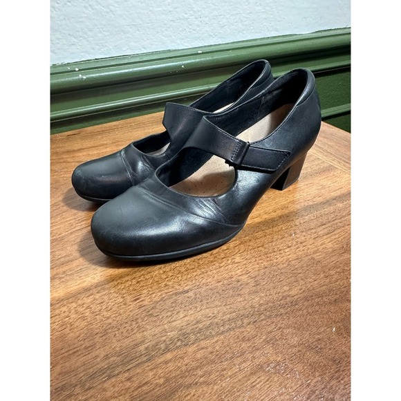 Clarks Shoes - Clark’s Mary Jane heels